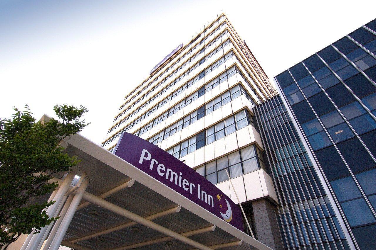Premier Inn West Bromwich Central Экстерьер фото