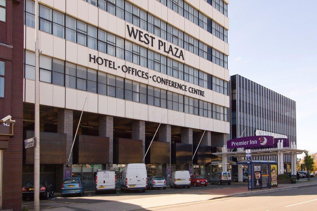 Premier Inn West Bromwich Central Экстерьер фото