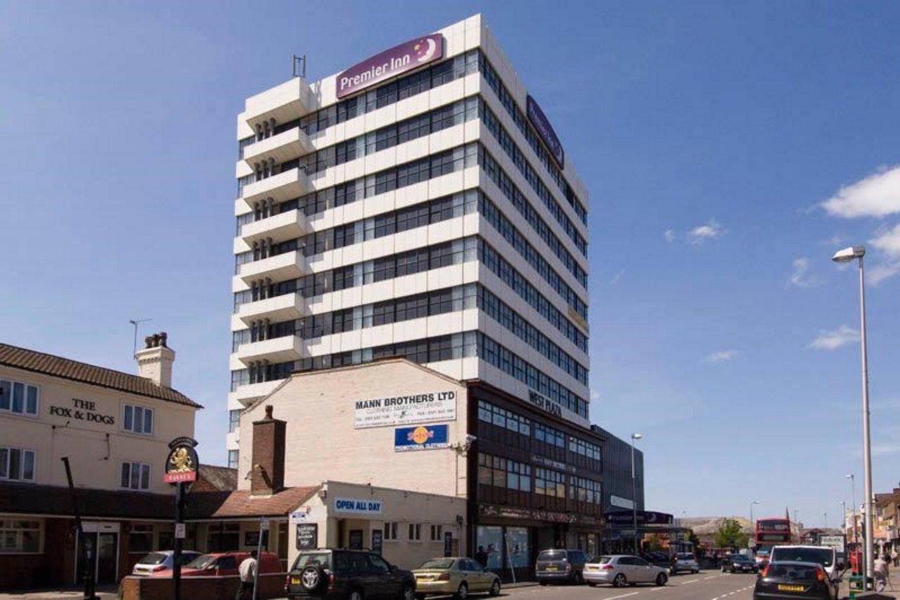 Premier Inn West Bromwich Central Экстерьер фото